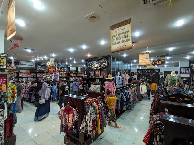 toko hamzah batik di malioboro