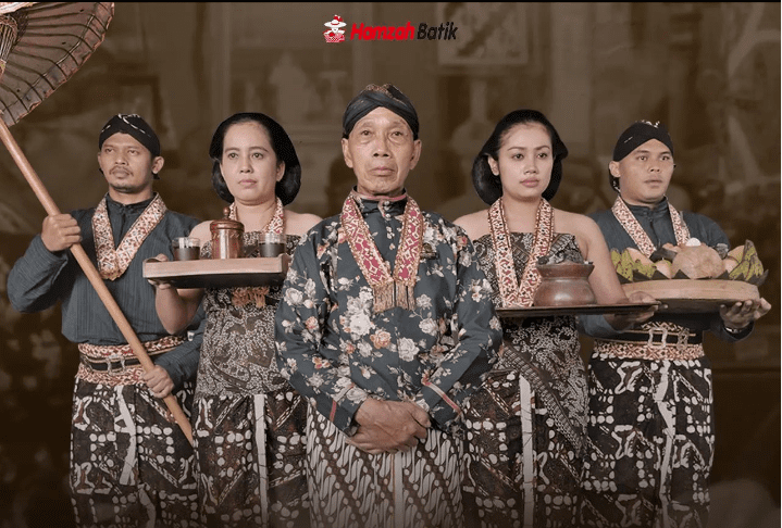 prosesi tradisi caos dhahar di hamzah batik