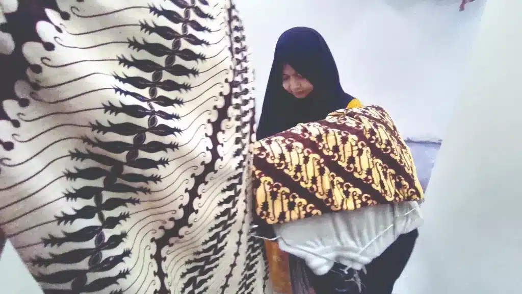 Serba-serbi Batik Motif Parang dari Makna, Jenis, dan Sejarah.