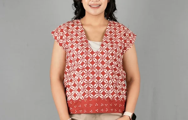 Blus Batik Wanita Tanpa Lengan Crop Merah 1