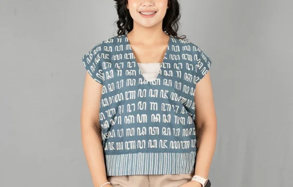 Blus Batik Wanita Tanpa Lengan Crop Biru