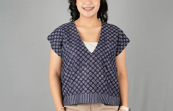 Blus Batik Wanita Tanpa Lengan Crop Navy