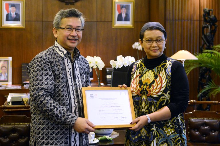 Sejarah Hari Batik Nasional Indonesia